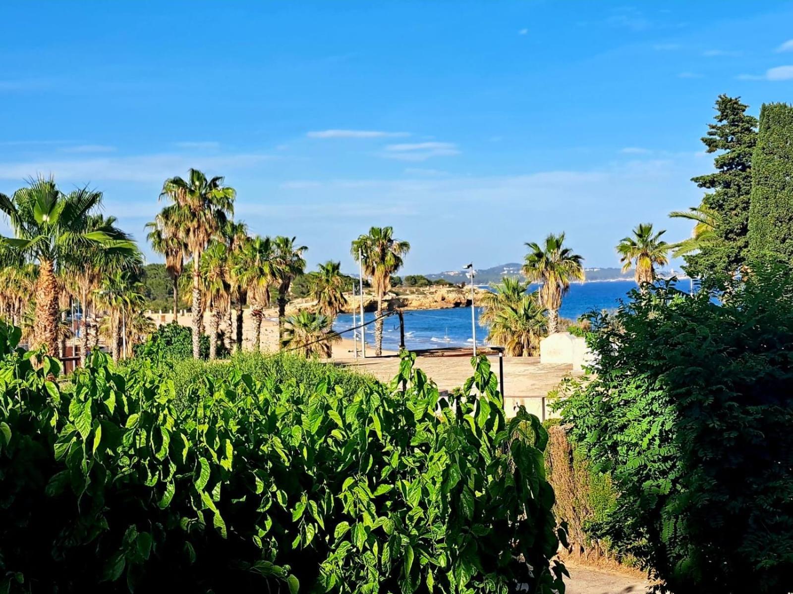 Apartment In Front Of Arrabassada Beach Таррагона Экстерьер фото